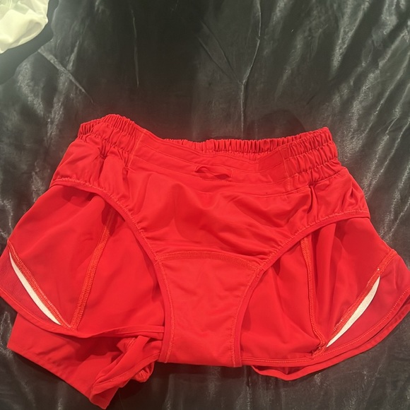 lululemon low raise 2.5 hottt hot shorts size 6 - Picture 5 of 7
